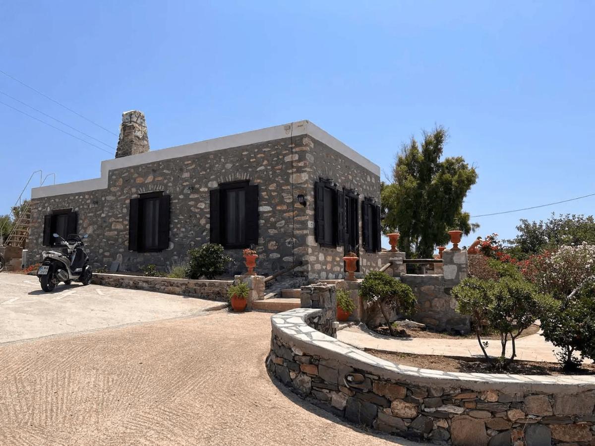 Πέτρινο Εξοχικό Σπίτι Στη Σύρο Agros  エクステリア 写真